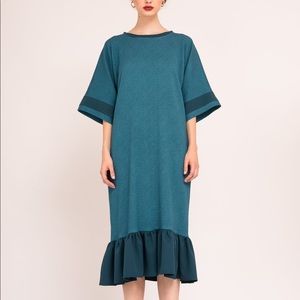 TWO TONED DRESS WITH CONTRASTING HEM RUFFLE